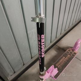 monopattini Maschio e femmina 