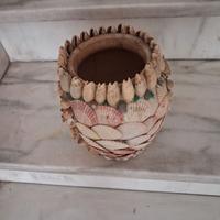 VASO DI CONCHIGLIE E GUSCI DI PESCI