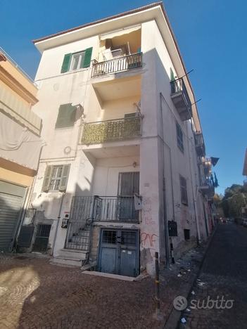 Pozzuoli centro pressi stazione cumana Bilocale co