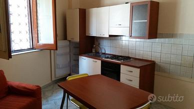 Bivani arredato ammobiliato indipendente