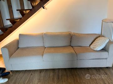 Divano letto Ikea con  pouf contenitore