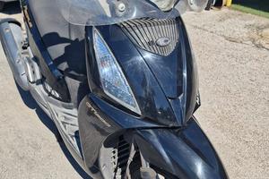 Kymco People 200 GTI