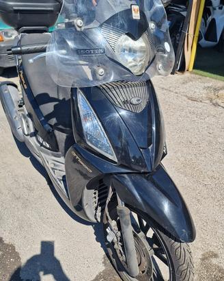 Kymco People 200 GTI
