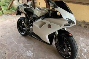 Splendida Ducati 848 sbk testa stretta
