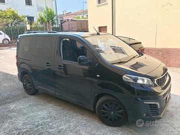 Peugeot traveller