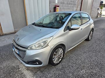 Peugeot 208 BlueHDi 1.6 5 porte Allure