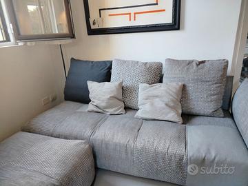 Divano Pixel di Saba con puff