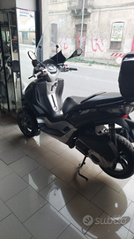 Piaggio MP300