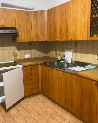 Cucina angolare senza elettrodomestici