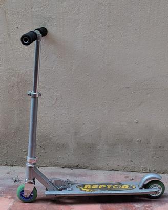 Monopattino in acciaio ripiegabile - Reptor