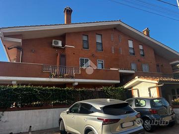 2 LOCALI A ALBANO LAZIALE