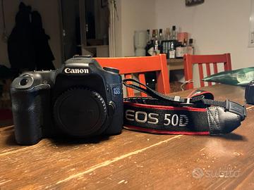 Canon EOS 50D + Scheda CF 4GB + Batteria e carica