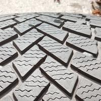 Gomme bridgestone Lm005