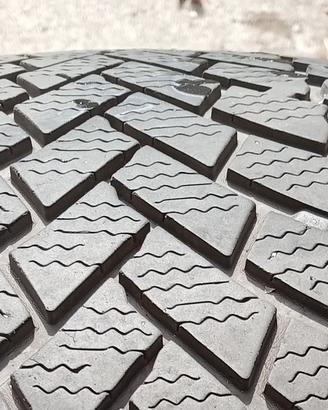 Gomme bridgestone Lm005
