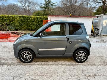 Minicar anno 2017 Ligier Diesel 2 posti da 14 anni