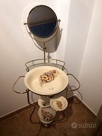 Lavabo da camera in ceramica e ottone