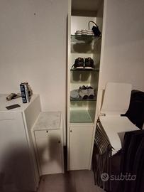Mobile bagno bianco con ripiani in vetro