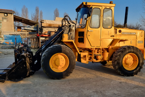 Pala gommata Volvo BM 4200 benna + forche