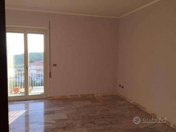 Appartamento di 154 m² con più di 5 locali e box a