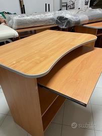 Scrivania porta pc ripiano estraibile