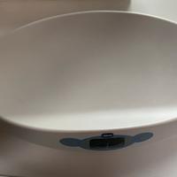 Bilancia pesa neonati