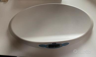 Bilancia pesa neonati