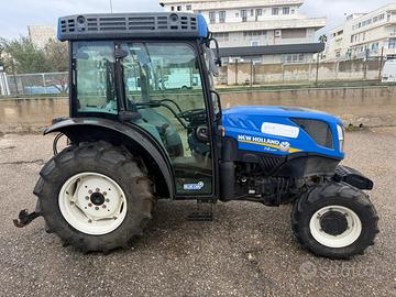 TRATTORE NEW HOLLAND T4 100 F