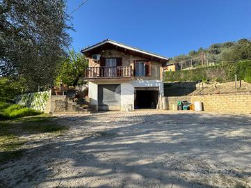 2 LOCALI A MONTEROTONDO