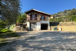 2 LOCALI A MONTEROTONDO