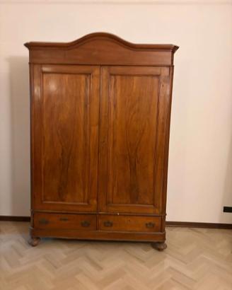 Armadio antico a due ante in legno massello