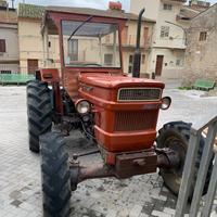 Trattore agricolo gommato fiat 480 dt