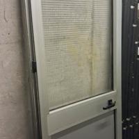 Porta in alluminio con vetro retinato