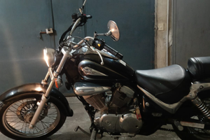 Suzuki intruder custom 250