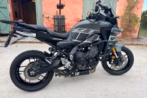 Yamaha Tracer 9 GT Leovince - Carplay