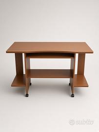 Scrivania Porta PC in Legno con Ruote