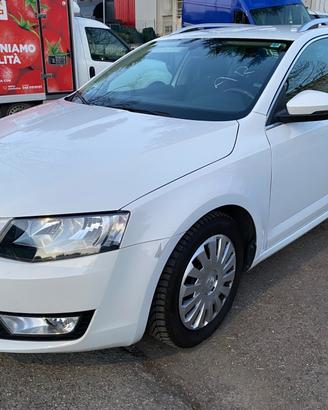 Skoda Octavia 2.0 DSG WAGON STILE 110kW