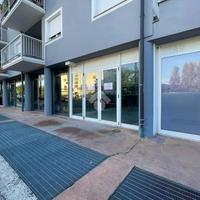 NEGOZIO A PADENGHE SUL GARDA