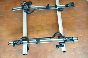 Barre Portatutto per rail aperti + 2 Thule ProRide
