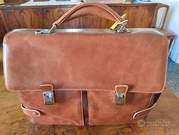 Elegante valigia da lavoro in pelle Carpisa