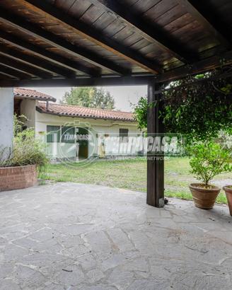 QUADRILOCALE CON GIARDINO INDIPENDENTE