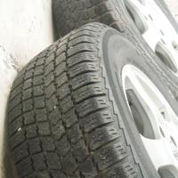 Ruote in lega con gomme invernali