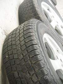 Ruote in lega con gomme invernali