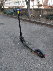 monopattino  xiomi 
