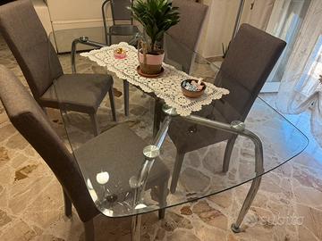 Tavolo in vetro