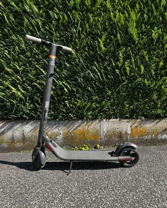 Monopattino Elettrico - Ninebot Segway ES2