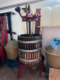 Attrezzatura per fare VINO