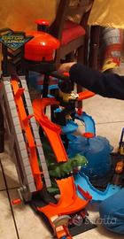 Hot wheels mega autolavaggio
