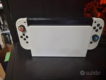 NINTENDO Switch OLED, bianco usato PIÚ gioco.