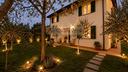 villa-di-125-m²-con-piu-di-5-locali-e-box-auto-a-m