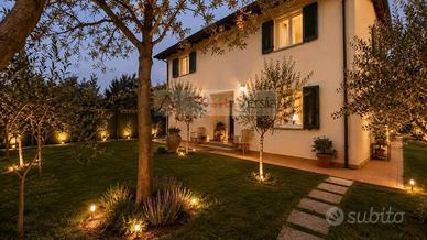 Villa di 125 m² con più di 5 locali e box auto a M
